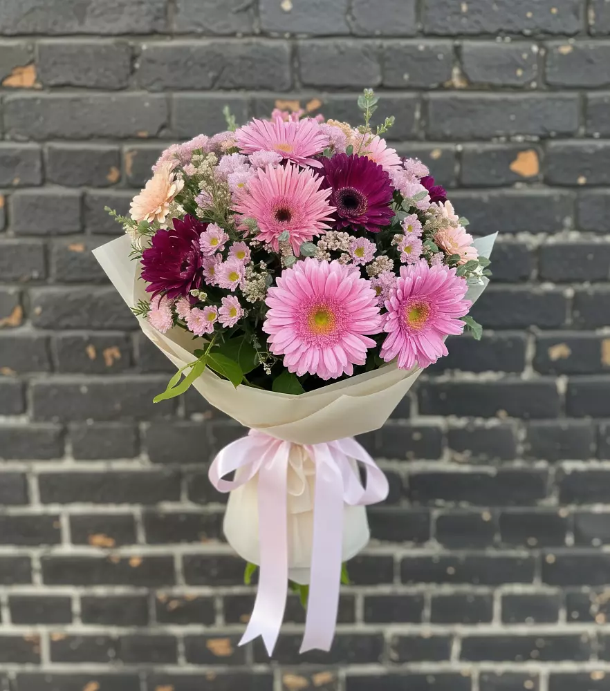 Букет цветов из: Герберы и Хризантемы в Темрюке