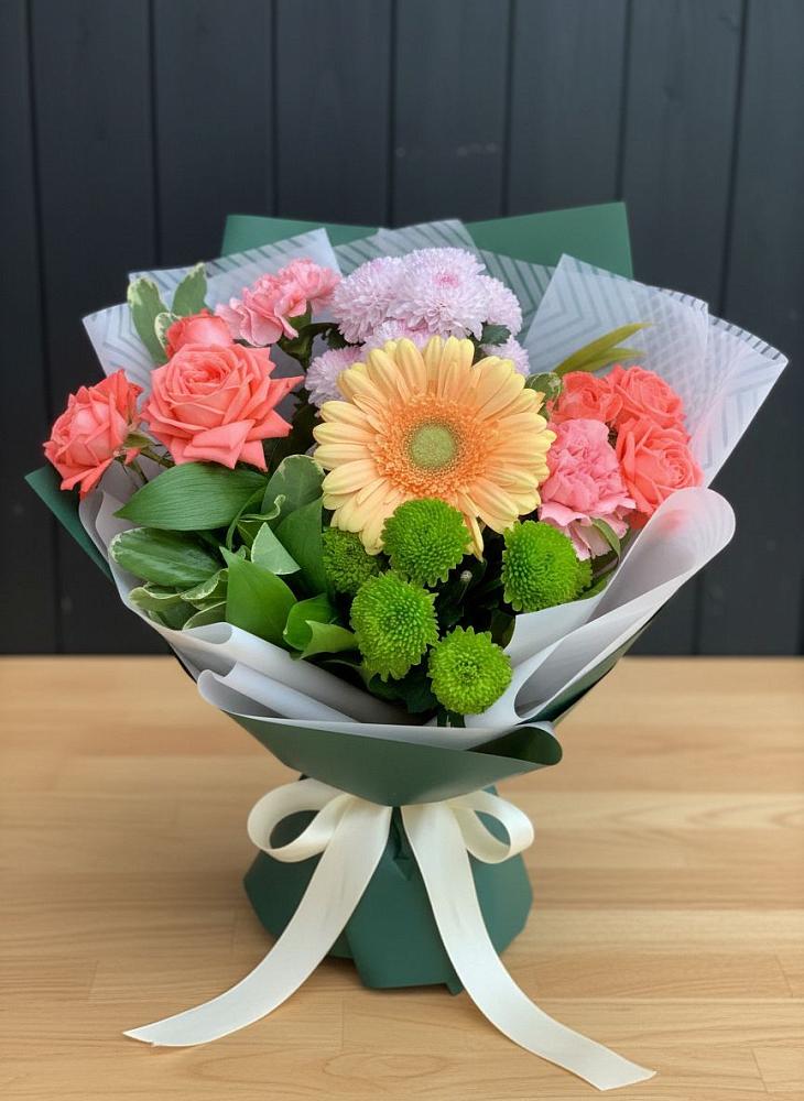 Букет цветов из: Гвоздики, Розы, Герберы и Хризантемы в Темрюке