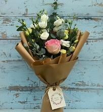 Букет цветов из:  Розы и Лизиантусы в Темрюке