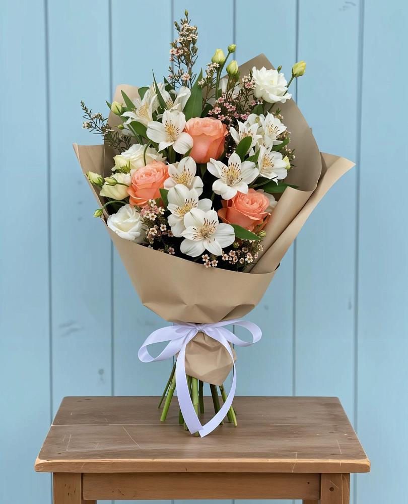 Букет цветов из: Альстромерии, Лизиантусы, Розы и Хризантемы в Темрюке